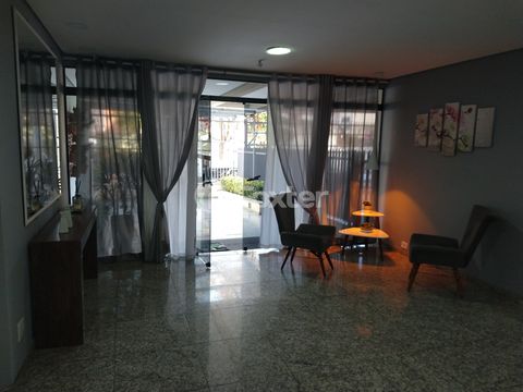 Image 17 - 886920